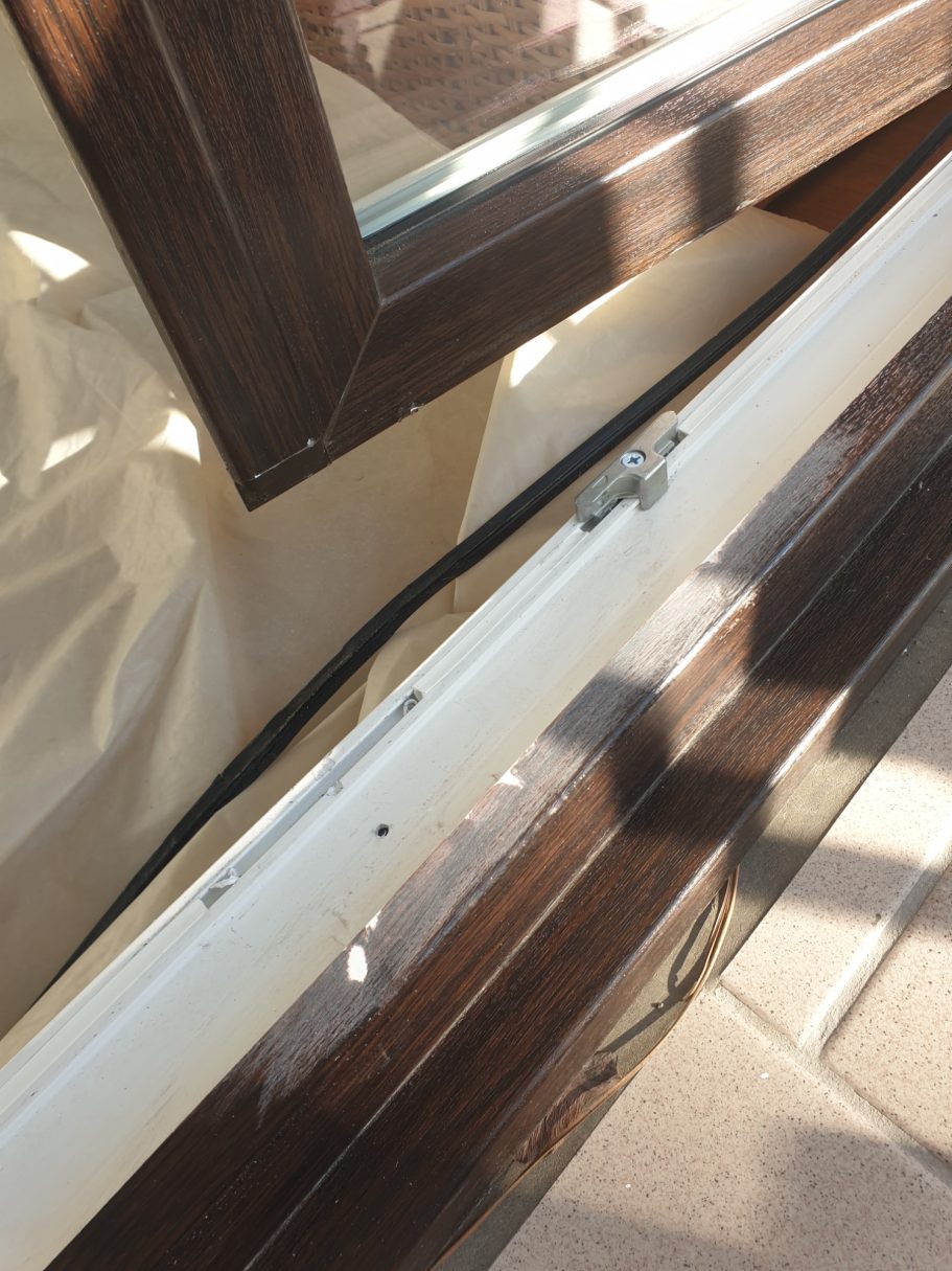 Effraction sur fenêtre PVC plaxée avant / après