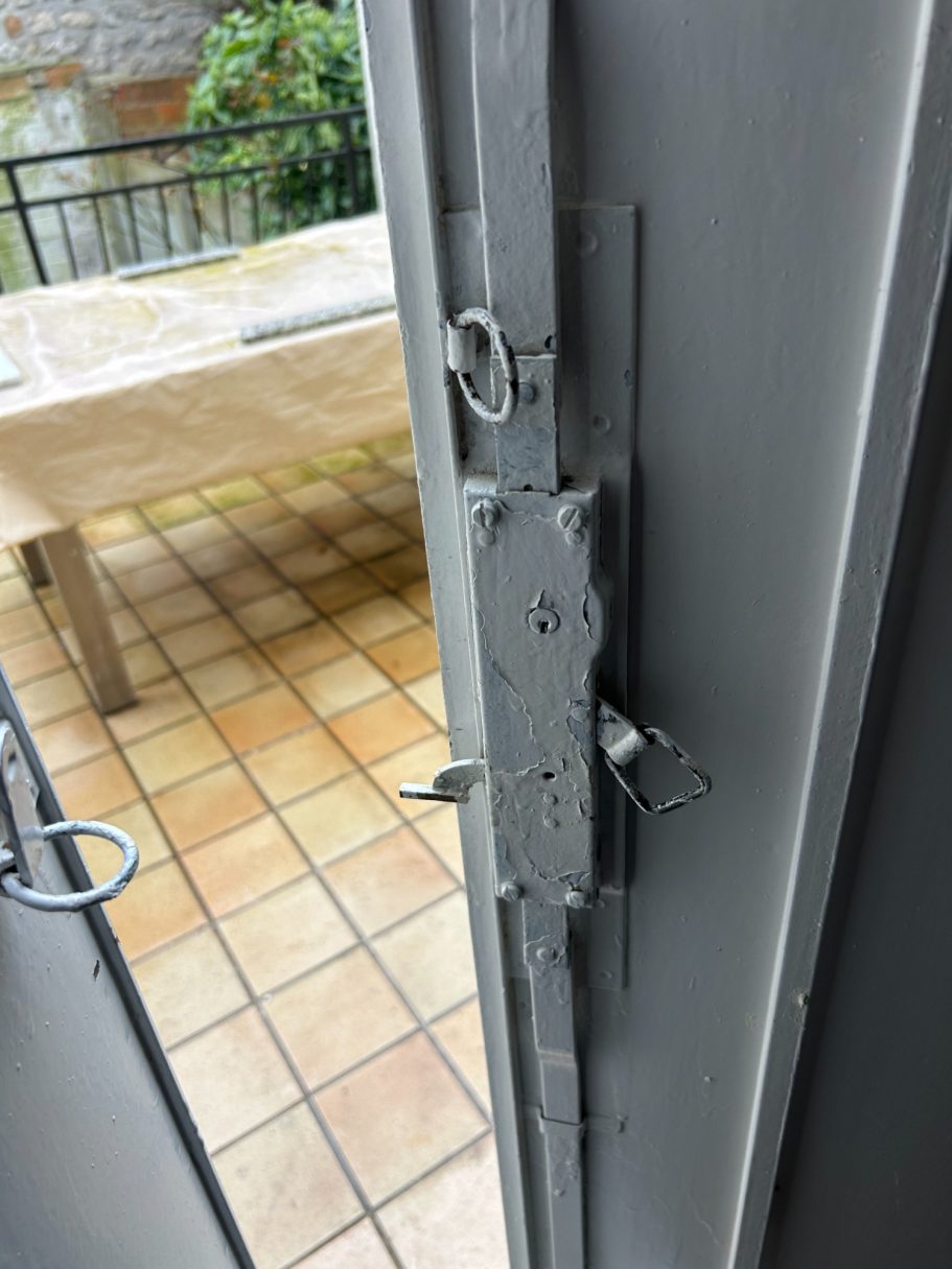 Serrure persiennes avant / après