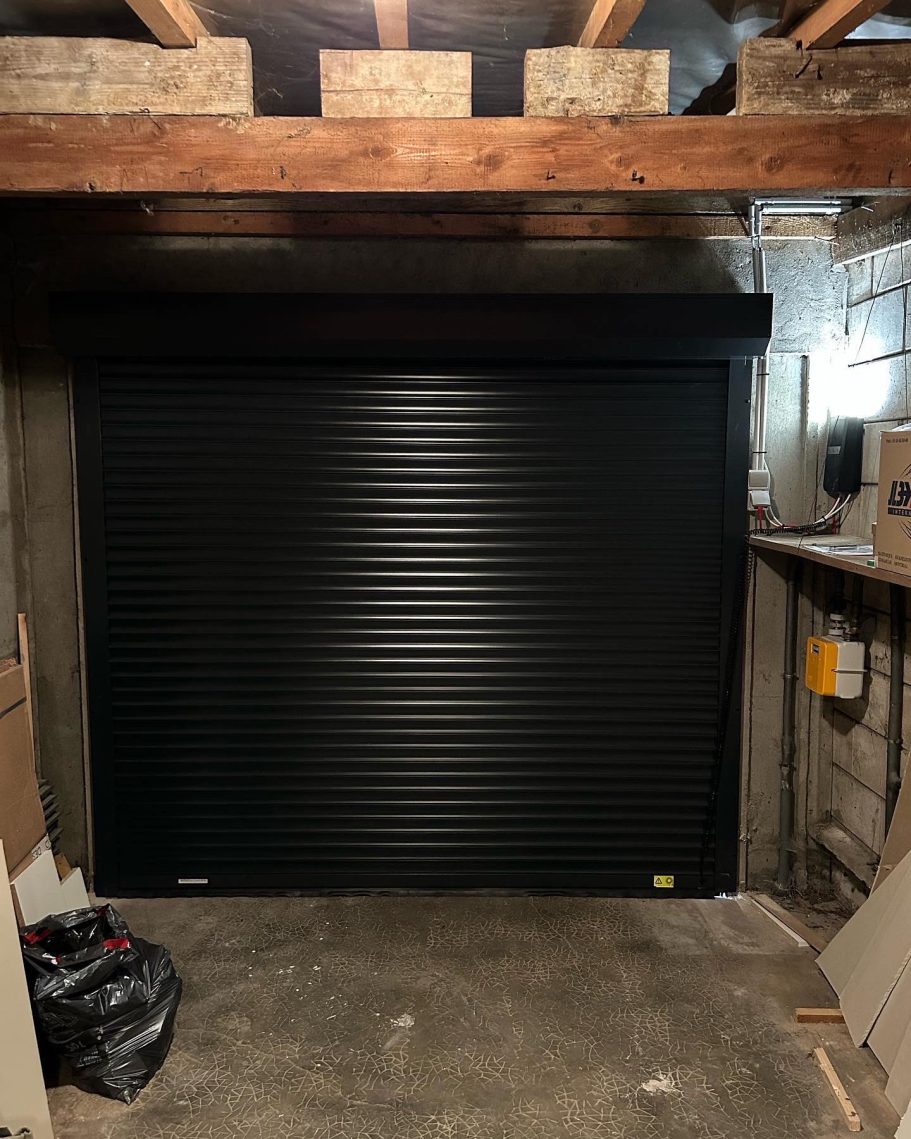 Porte de garage enroulable vue intérieure avant / après