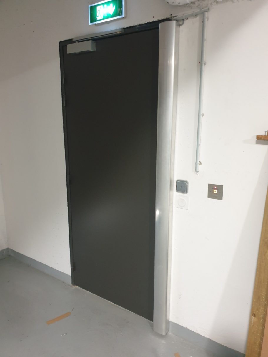 Vandalisme sur ventouse électromagnétique avant / après