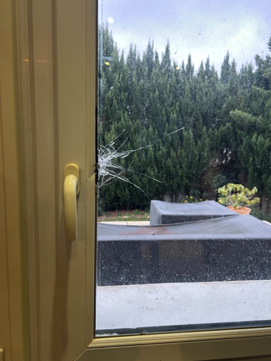 Effraction sur fenêtre coulissante pvc avant / après