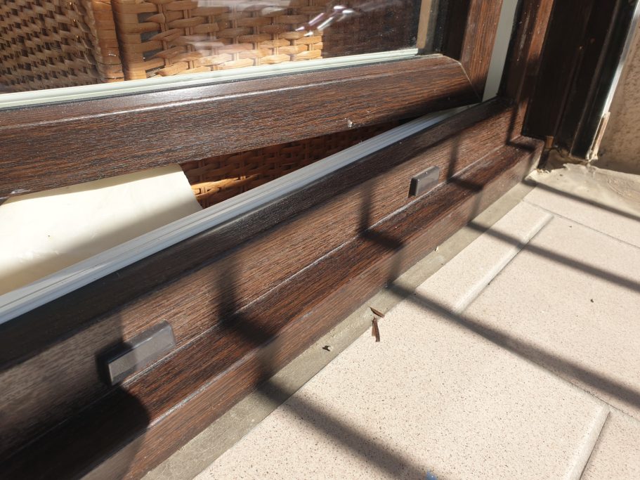 Effraction sur fenêtre PVC plaxée avant / après